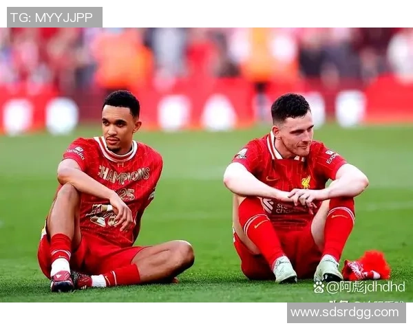 西甲激战利物浦与那不勒斯握手言和红牌争议引发全场热议