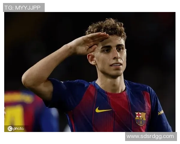 里昂主场大胜巴萨帽子戏法引发全场狂欢数据分析揭示比赛亮点